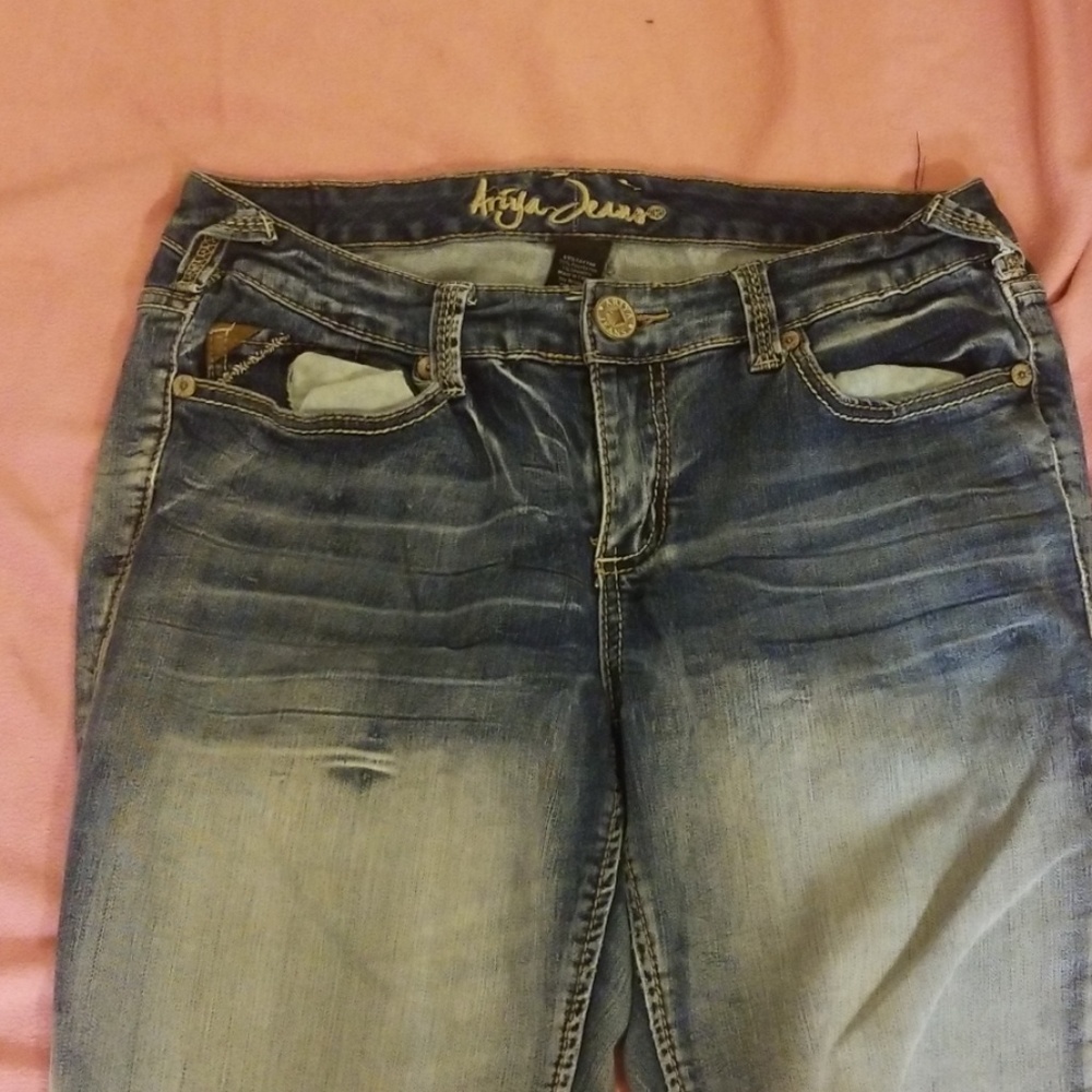 Ariya Jeans